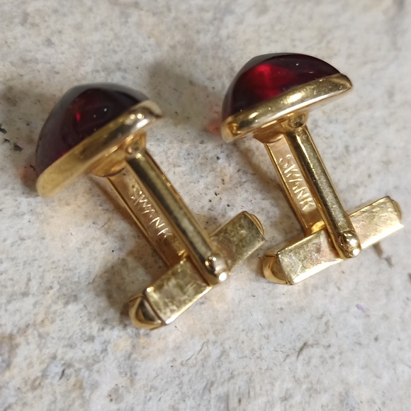 Vintage Men's Swank Cufflinks Gold and Ruby red glass - Picture 6 of 6